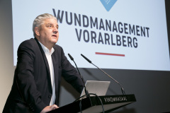 Rankweil am 15.11.2024 LKH Landeskrankenhaus Rankweil, Tagung Wundmanagement, Eroeffnung Prim. Robert Strohal, Referent Hauke Cornelsen