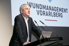 Rankweil am 15.11.2024 LKH Landeskrankenhaus Rankweil, Tagung Wundmanagement, Eroeffnung Prim. Robert Strohal, Referent Hauke Cornelsen