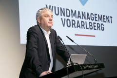 Rankweil am 15.11.2024 LKH Landeskrankenhaus Rankweil, Tagung Wundmanagement, Eroeffnung Prim. Robert Strohal, Referent Hauke Cornelsen